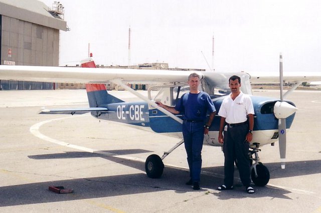 Crew der OE-CBE, Podlezak, Altenöder, Clubausflug Motorflugunion Klosterneuburg, 2001, Flugschule