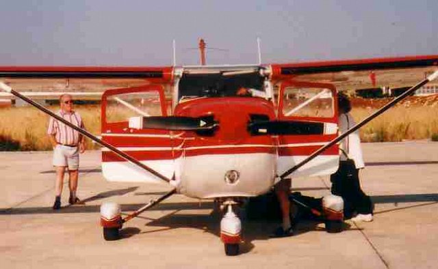 Crew der D-EGBP, Dieter Wedermann, Clubausflug Motorflugunion Klosterneuburg, 2001, Flugschule